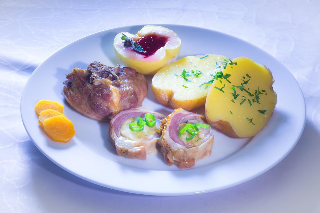 Farm Stay Loger Ljubno Bagian luar foto